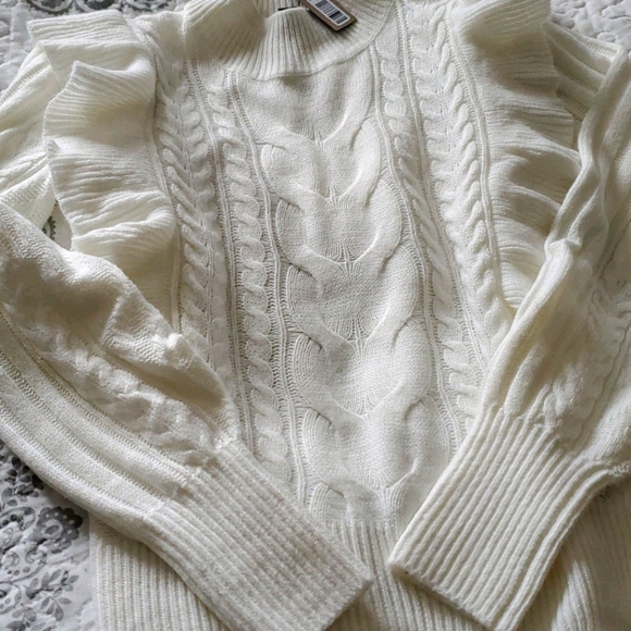 Sweater - Picture 1 of 3